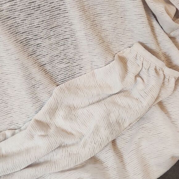 Free People Small Top Women's Long Sleeve Shirt Cut Out On Back - Picture 4 of 5